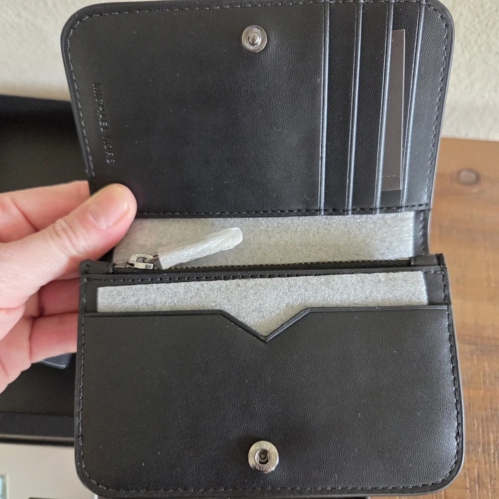 Michael Kors Mens White Hudson Wallet NWT $128